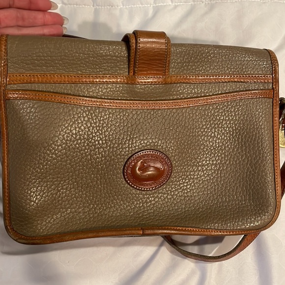 Vintage Dooney & Bourke Taupe All Weather Leather Crossbody - Picture 12 of 16